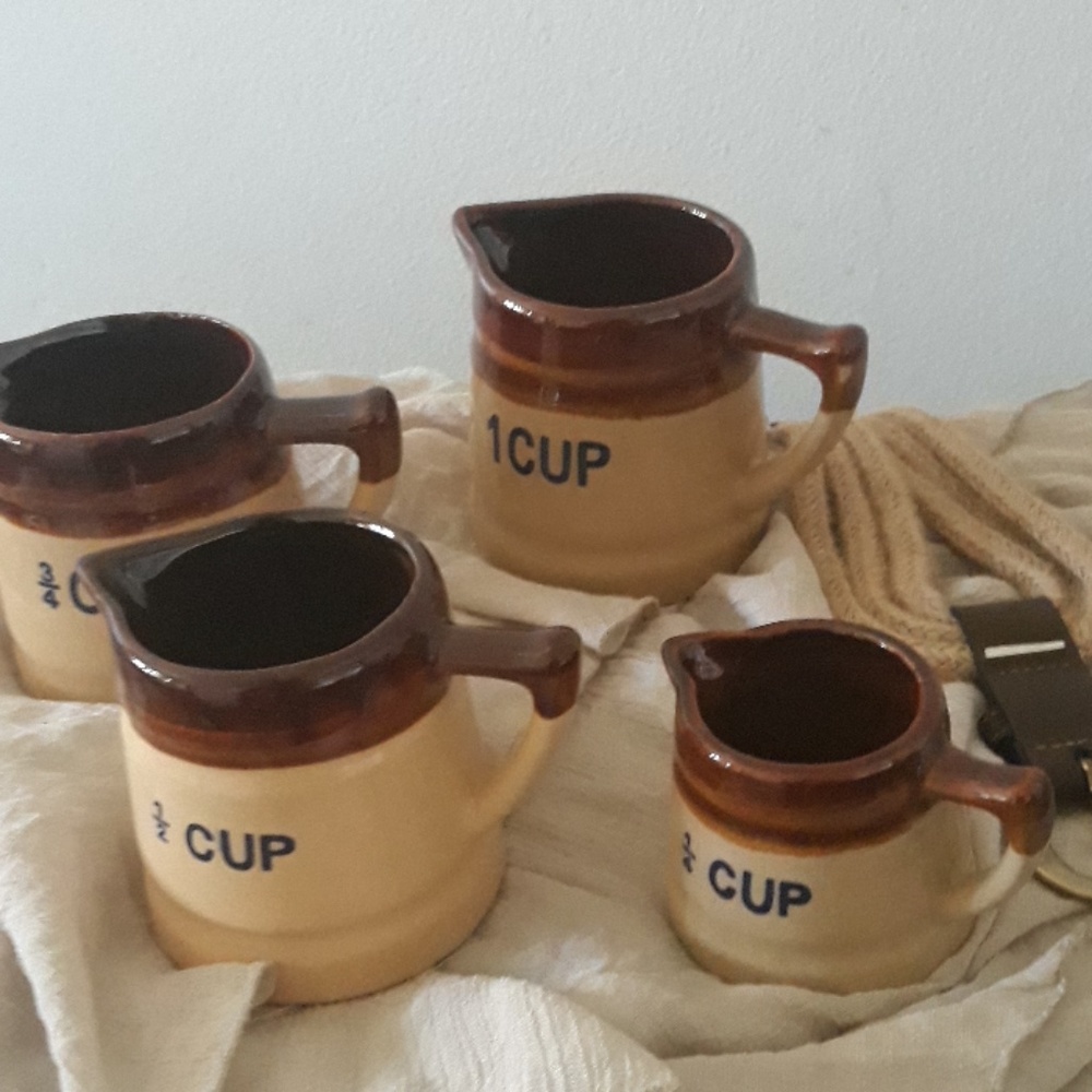 Ceramic measuring cups